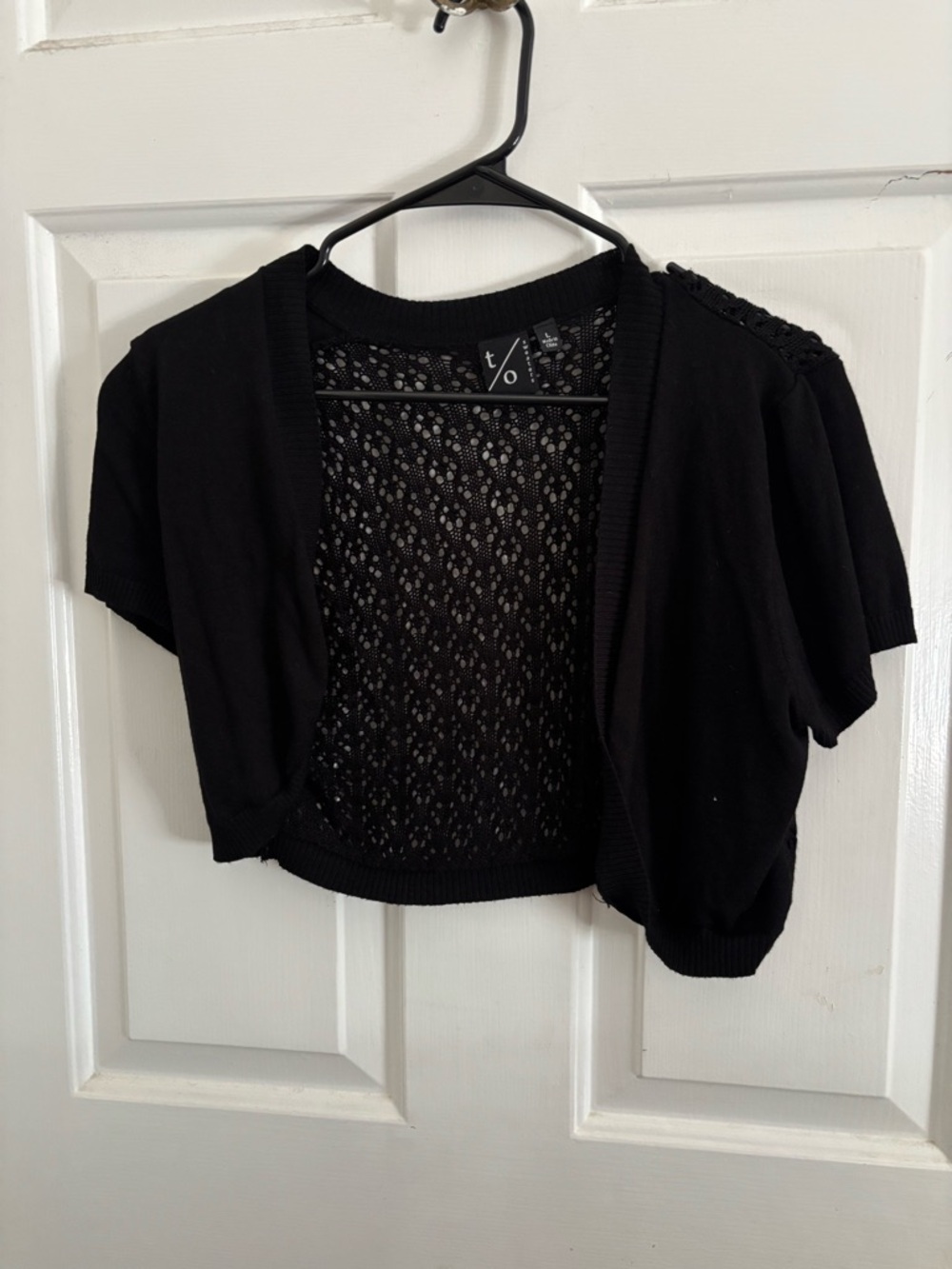 T/O Sweaters Black Bolero